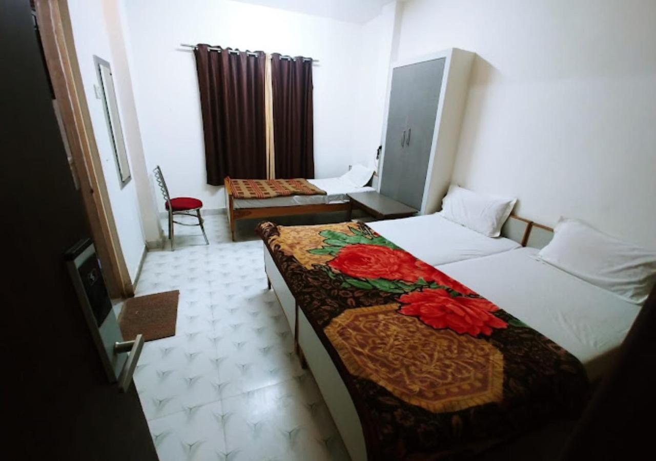 Hotel Roshan バラナシ エクステリア 写真