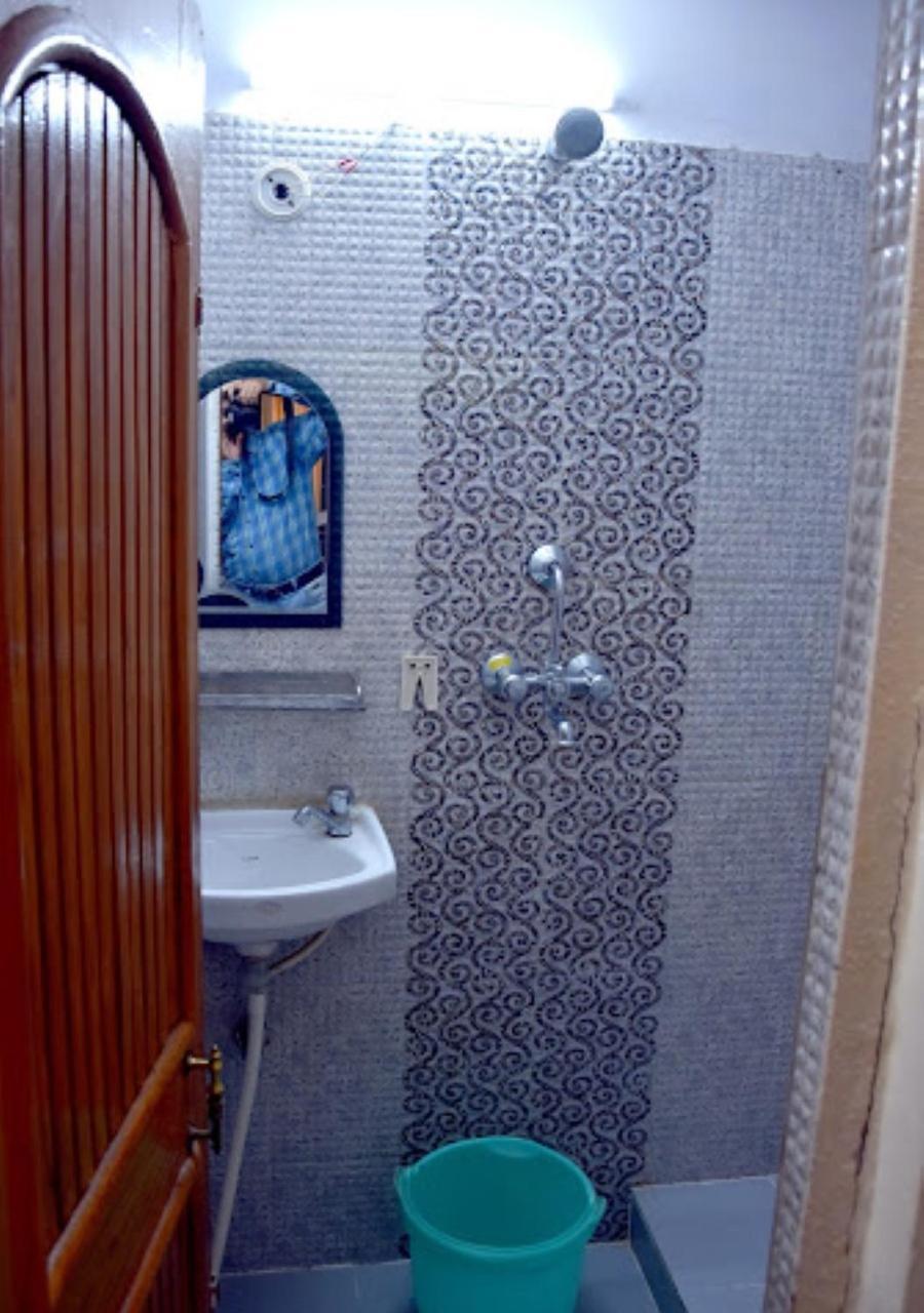 Hotel Roshan バラナシ エクステリア 写真