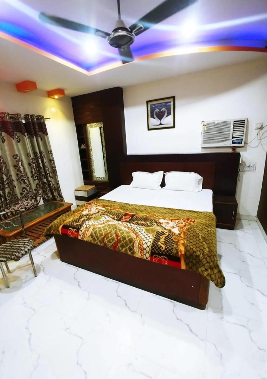Hotel Roshan バラナシ エクステリア 写真